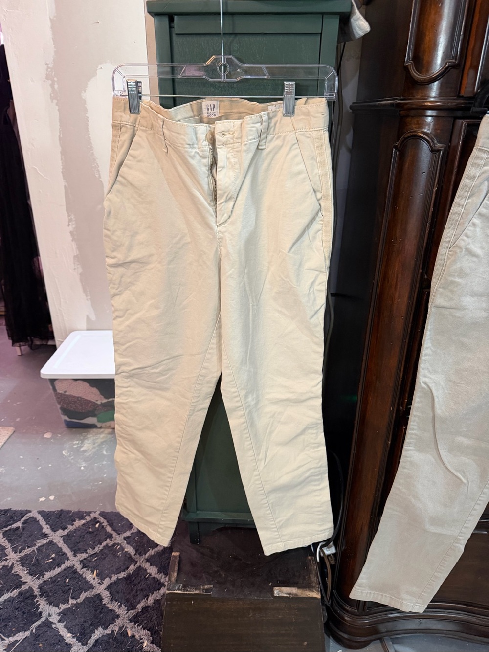 GAP Men’s Tan Chino Pants